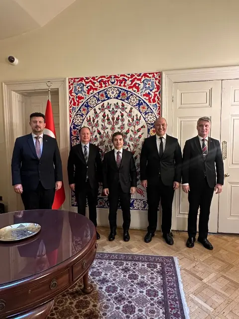 Türk Loydu yönetimi, Türkiye'nin Londra Büyükelçiliği'ni ziyaret etti