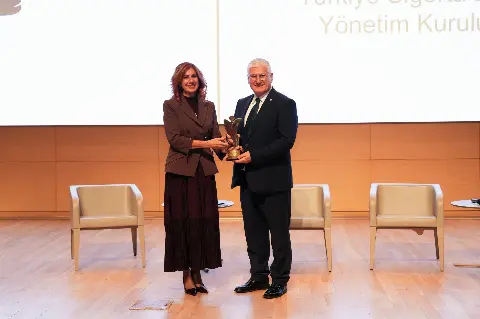 Türkiye Sigorta Birliği Başkanı Ahmet Yaşar'a STK lideri ödülü
